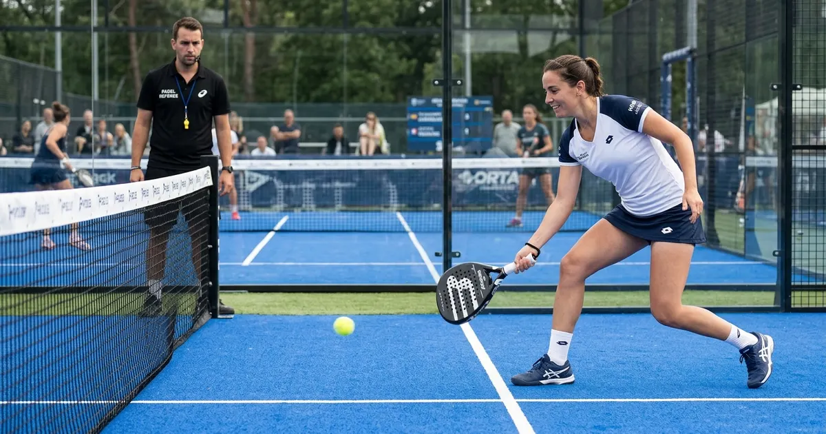 Les règles du padel expliquées de A à Z : score, service, vitres et fautes